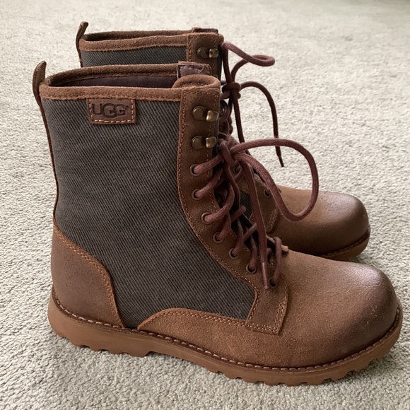 UGG Montgomry Boot - Picture 6 of 15
